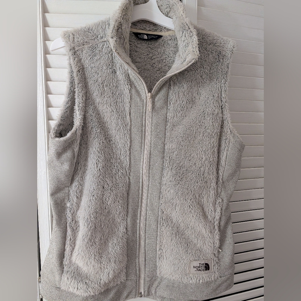 The North Face Women's Light Gray Fleece Vest